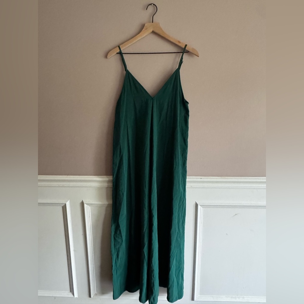 Zara Strappy Emerald Green Maxi Dress Spaghetti V neck Slip Soft Women’s Small